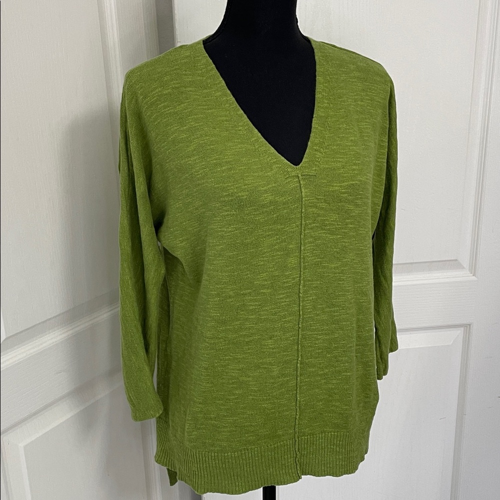 Eileen Fisher organic linen/cotton jersey top in kiwi green petite M